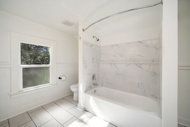 Building Photo - 6843 Santa Lucia Rd
