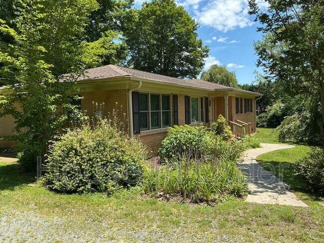 Building Photo - 6 Forge Dr
