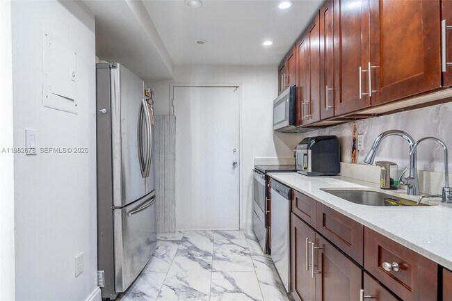 Building Photo - 18071 Biscayne Blvd