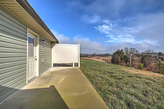 Building Photo - 40 Sutter Pl