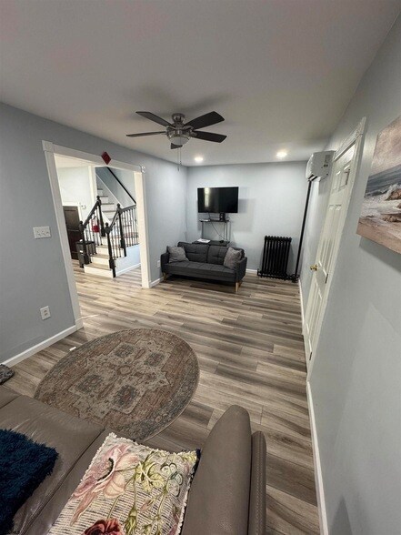 Building Photo - 400 N Massachusetts Ave