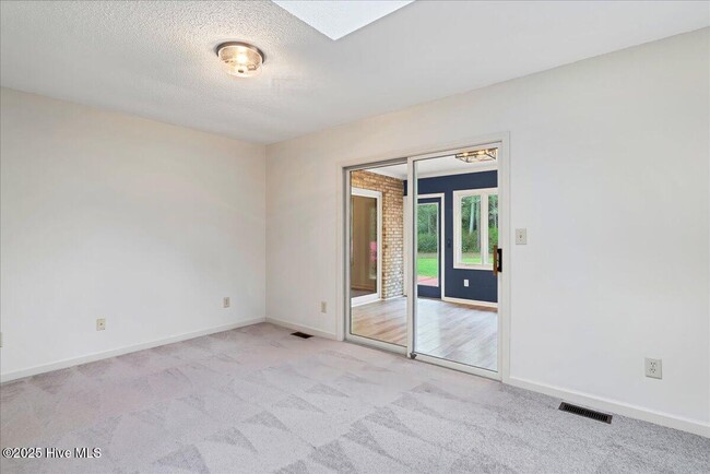 Building Photo - 40 Bogie Dr