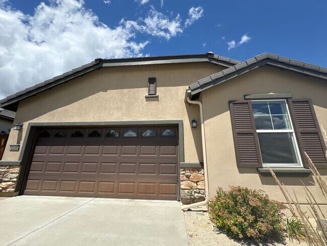Building Photo - 55 + Community - 2 Bedroom Somersett Home - AVAILABLE 7/6!
