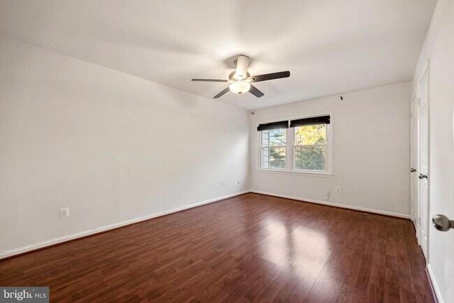 Building Photo - 6104 Old Brentford Ct