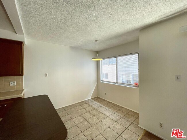 Building Photo - 11727 Mayfield Ave
