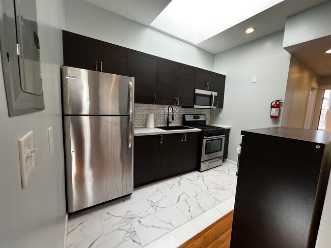 Building Photo - 21 Sherman Pl