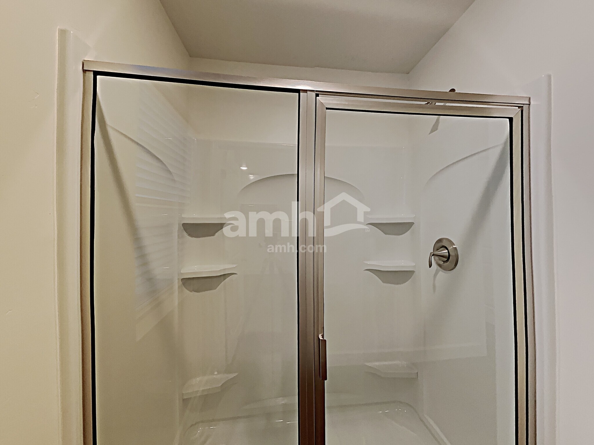 Building Photo - 1273 E White St