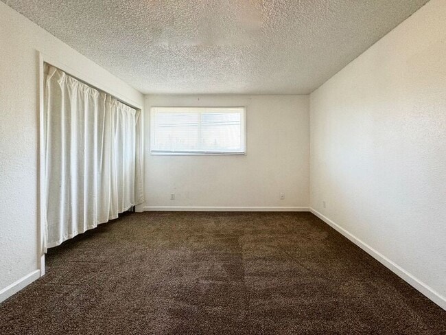 Building Photo - 3835 Marshall Ave