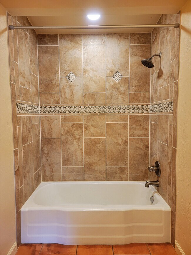 Shower - 5650 E Mabel St