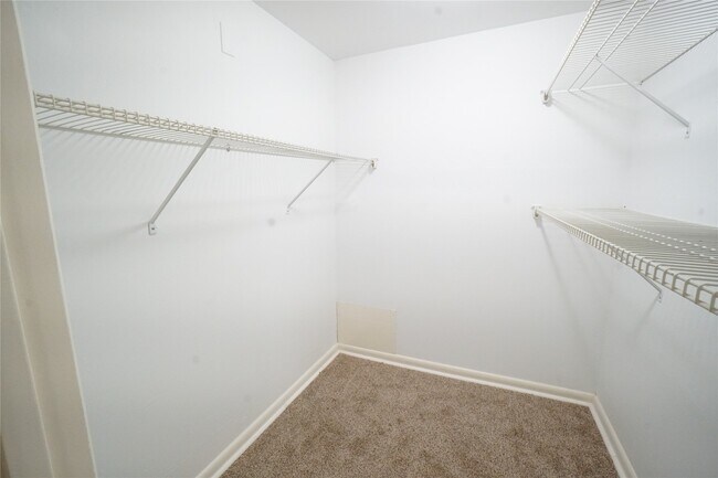 Building Photo - 2414 Mimosa Dr