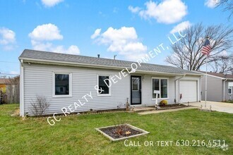 Building Photo - 624 Belmont Dr