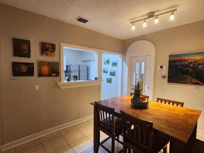 Primary Photo - 2138 Tilden St