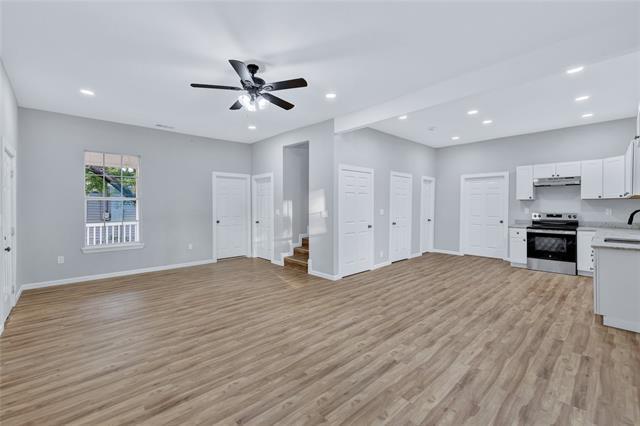 Building Photo - 323 W Cherry St