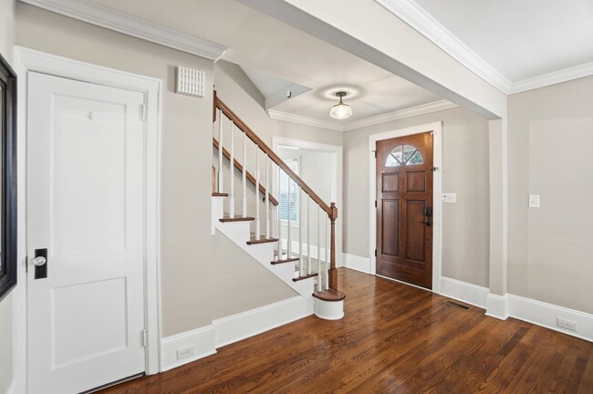 Building Photo - Historic Wesley Heights Home | Walkable to Uptown | 2 Primary Suites