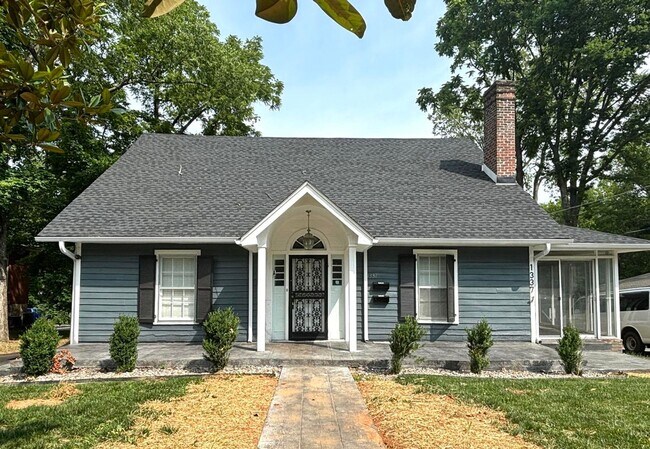 Primary Photo - 1337 Park St