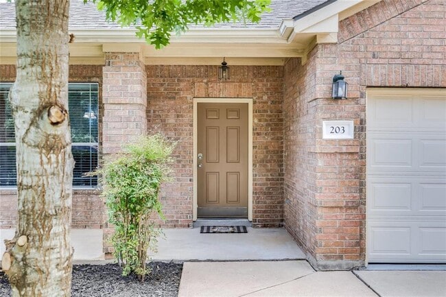 Building Photo - 203 Arrowhead Trail