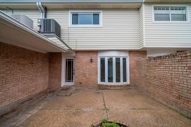 Building Photo - 1411 Ramada Dr