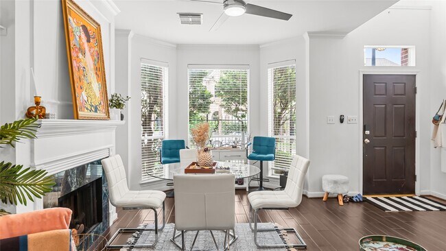 Building Photo - 1417 Anita St