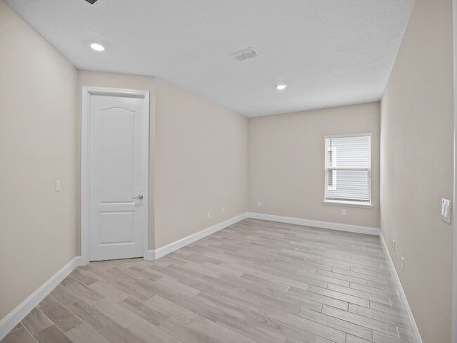 Building Photo - 488 Broomsedge Cir