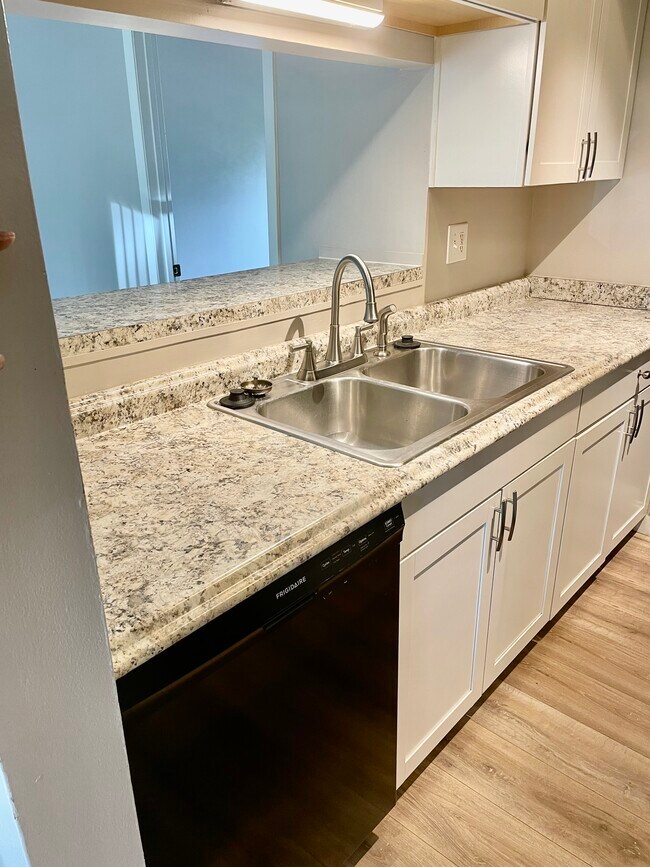 Building Photo - 5042 Magnolia Blossom Blvd