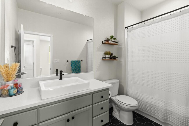 Building Photo - 3 Bed 2.5 Ba 2 Car Garage with solar!