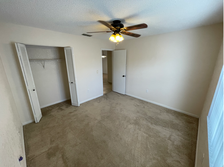 Building Photo - 2205 Knights Rd