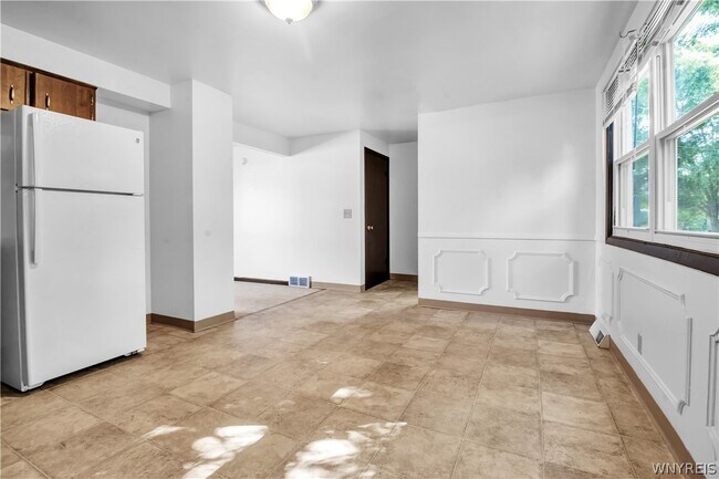 Building Photo - 247 Glenhaven Dr
