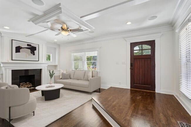 Building Photo - 546 Highland Ave NE