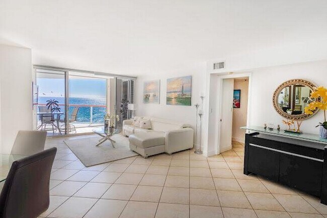 Building Photo - 6767 Collins Ave