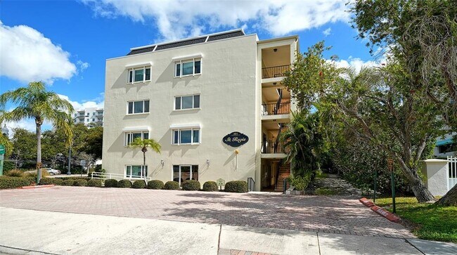 Building Photo - 301 S Gulfstream Ave