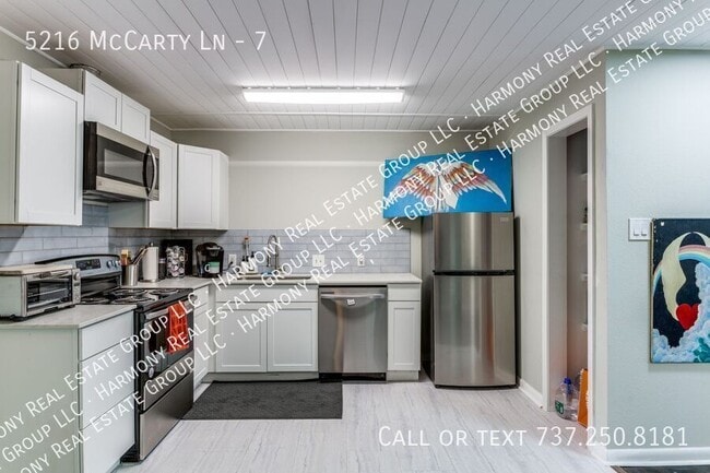 Building Photo - 5216 McCarty Ln