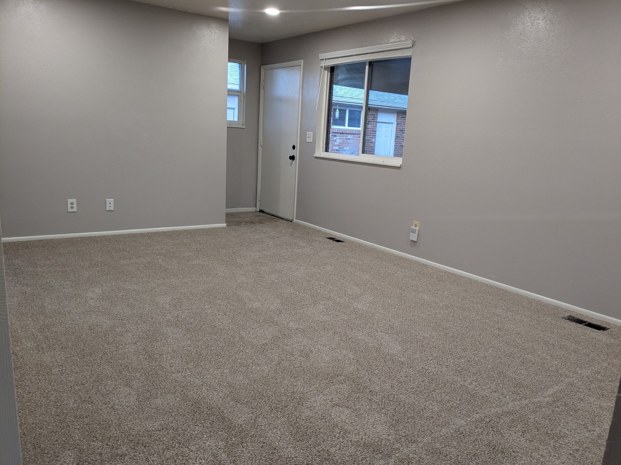 Building Photo - 14250 E 22nd Pl