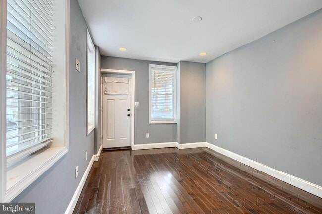 Building Photo - 1106 Battery Ave