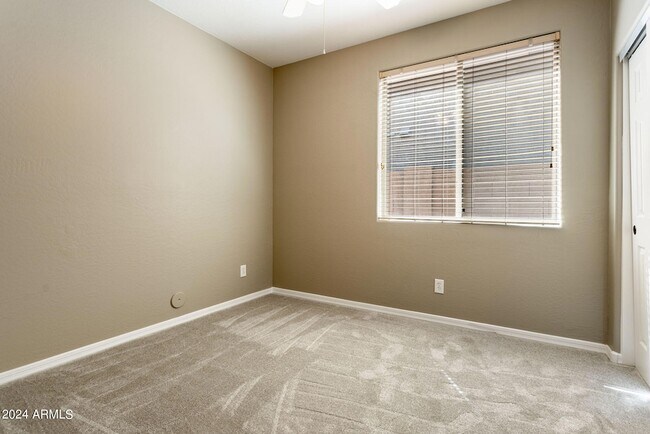 Building Photo - 30153 N 71st Dr