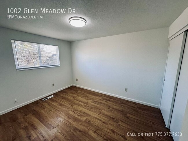 Building Photo - 1002 Glen Meadow Dr