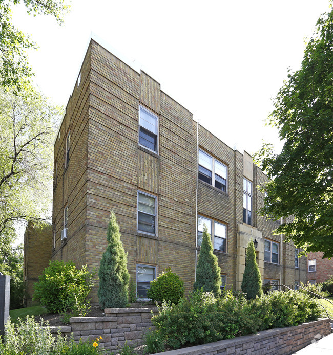 Building Photo - Ford Parkway Apartments