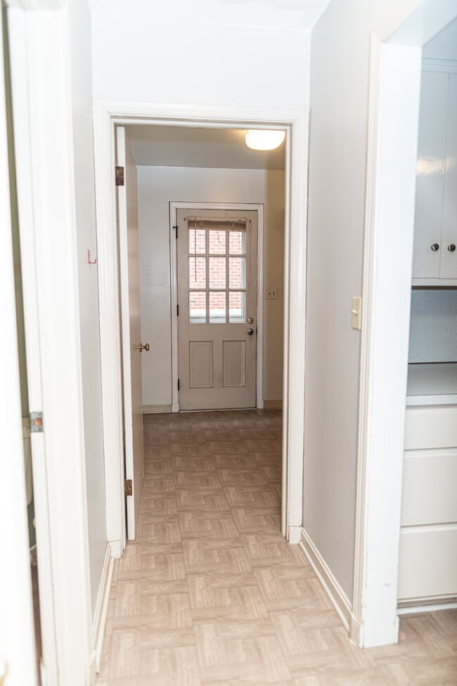 Building Photo - 116 N Union Ave