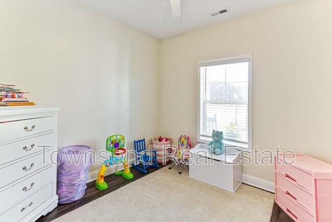 Building Photo - 2935 Duck Pond Rd