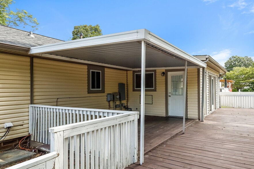 Building Photo - 7236 Newell Acres Dr
