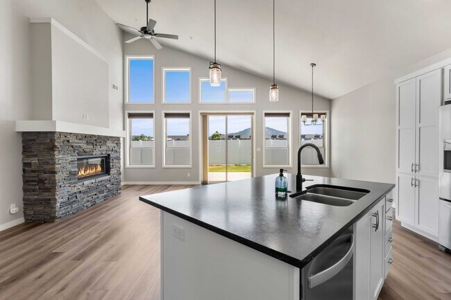 Building Photo - Exceptionally Maintained 3 Bedroom Home in Coeur d'Alene