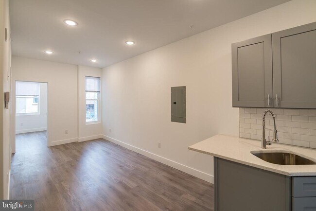 Primary Photo - 1711 Snyder Ave