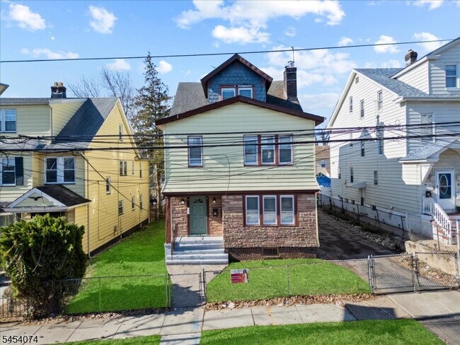 Building Photo - 76 Grumman Ave