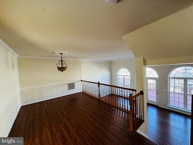 Building Photo - 43776 Smith Ferry Square