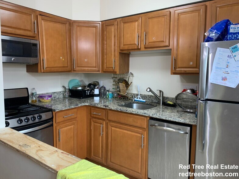 Building Photo - 59 Parkman St