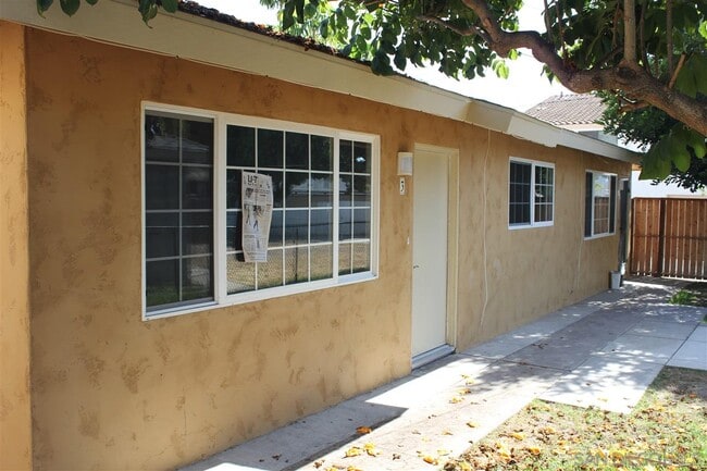 Primary Photo - 520 Glover Ave