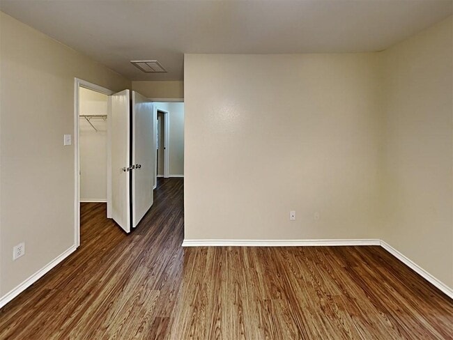 Building Photo - 3510 Avalon Castle Dr