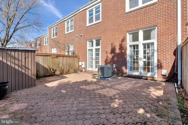 Building Photo - 8505 Jeffersonian Ct