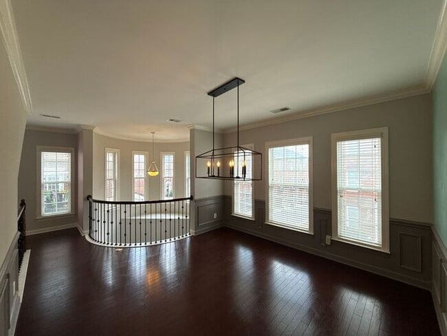 Building Photo - Avenues at Ayrsley
