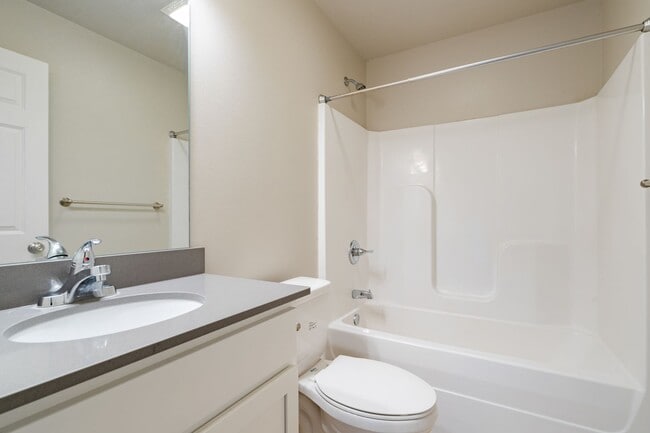 Building Photo - Modern Elegance Beckons at Summerland Park: Discover New 2 Bed, 2 Bath Luxury Living in Waterloo,...