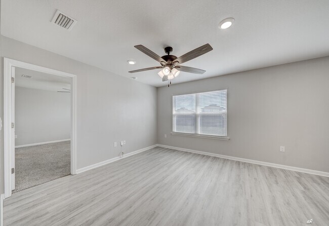 Building Photo - 5028 Rivergrass Dr